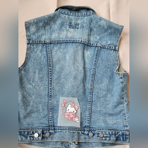 3/$18 Iron on Heat transfer Sanrio Hello Kitty pattern Small size - Picture 6 of 6